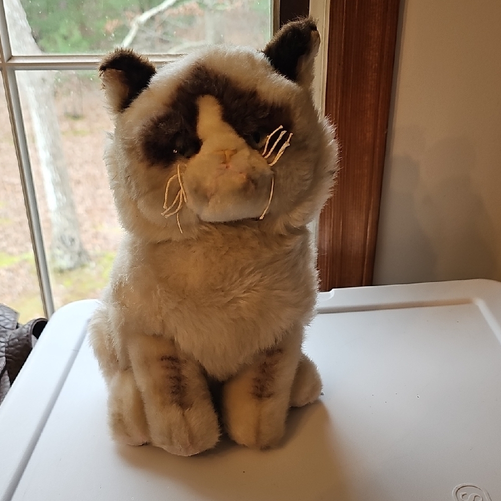 GUND Grumpy Cat